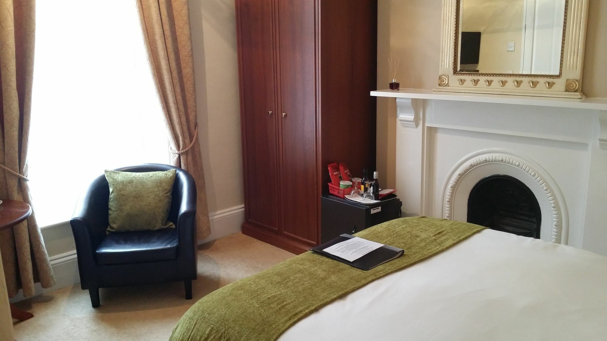 The Earlsdale Bed And Breakfast Ілфракомб Екстер'єр фото
